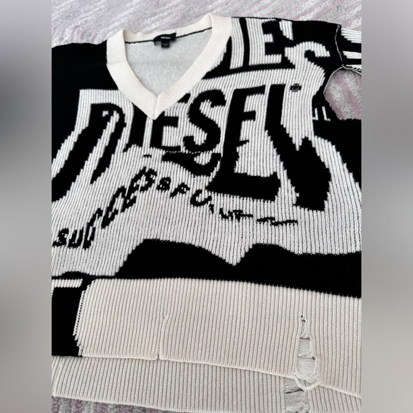 Diesel cutout black and white print sweater. Size S. Very good condition - Picture 5 of 10